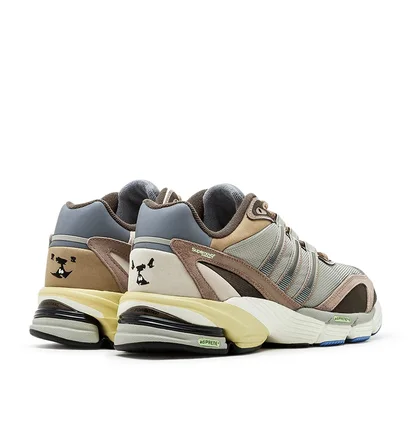 adidas x Groundhog Day Supernova Cushion 7 (Grau / Beige)