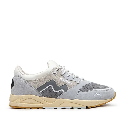 Karhu Aria 95 (Grau / Beige) – Karhu