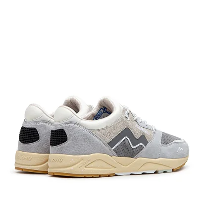 Karhu Aria 95 (Grau / Beige) – Karhu text_image_alt 4