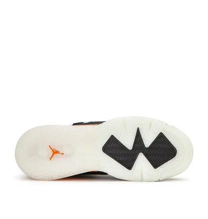 Air Jordan Mars 270 (Weiss / Schwarz / Orange)