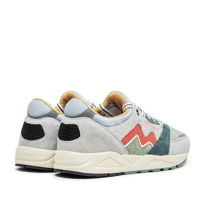 Karhu Aria 95 (Grau / Rot)