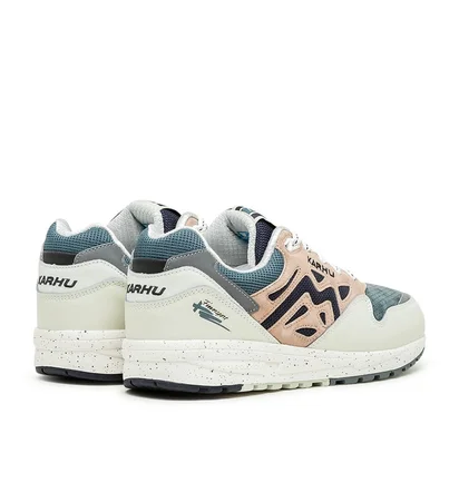 Karhu Legacy 96 (Weiß/ Rosa)