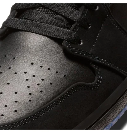 Air Jordan 1 Low SE (Schwarz / Rot)