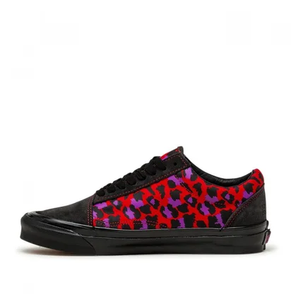 Vans Vault x Stray Rats Old Skool OG LX (Schwarz / Rot)