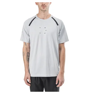 Nike Tech Pack T-Shirt (Grau)