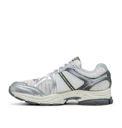 Saucony x Minted NY ProGrid Triumph 4 (Weiß / Silber – Saucony text_image_alt 2