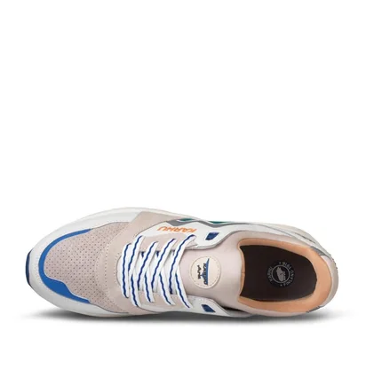 Karhu Aria 95 'Month of the Pearl Pack' (Weiß / Beige)