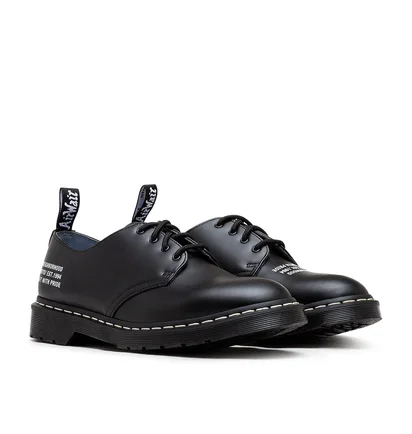 Dr. Martens x Neighborhood Smiths Smooth (Schwarz)