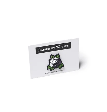 Raised By Wolves Yin-Yang Rose Pin (Schwarz)