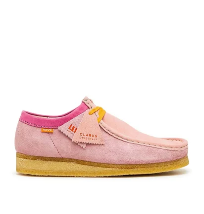 Clarks Originals x Levi’s Vintage Clothing Wallabee (Rosa)