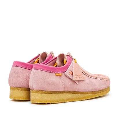 Clarks Originals x Levi’s Vintage Clothing Wallabee (Rosa)