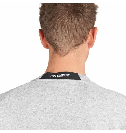 C.P. Company Diagonal Raised Fleece Crew Neck Lens Sweatshirt (Grau)