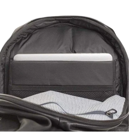 côte&ciel Isar Medium Alias Backpack (Schwarz)
