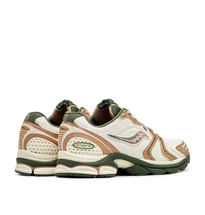 Saucony & Friends Seanella Abraham ProGrid Triumph 4 (Beige / Grün)