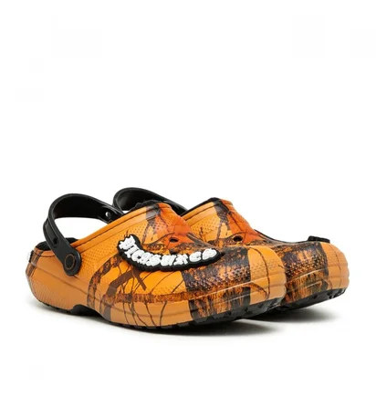 Pleasures x Crocs Dylan Clog (Orange / Schwarz)