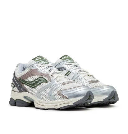 Saucony x Minted NY ProGrid Triumph 4 (Weiß / Silber – Saucony text_image_alt 3