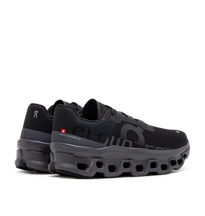 On WMNS Cloudmonster (Schwarz)