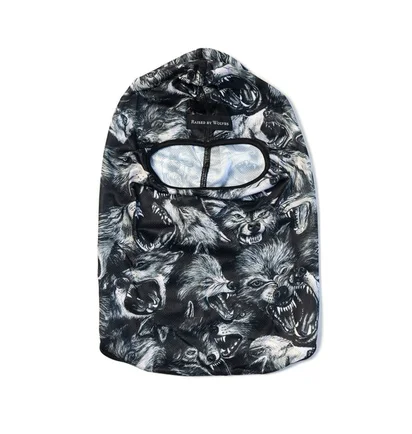 Raised by Wolves Wolf Pack Facemask (Schwarz)